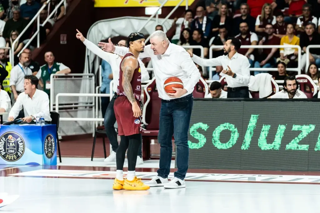 Trapani Shark, Repesa e Antonini contro gli arbitri